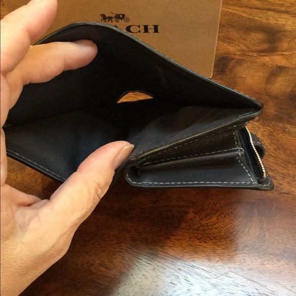 SALE!! - NWT COACH Wallet Signature Blue Brown - Picture 5 of 6